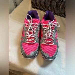 Fila Tennis shoes size 9